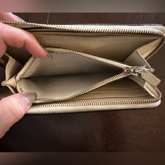 Valentino Garavani Rockstud Wallet in Ivory - Picture 7 of 8